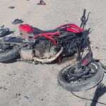 Chepes: Una camioneta giró en U y termino chocando a un motociclista