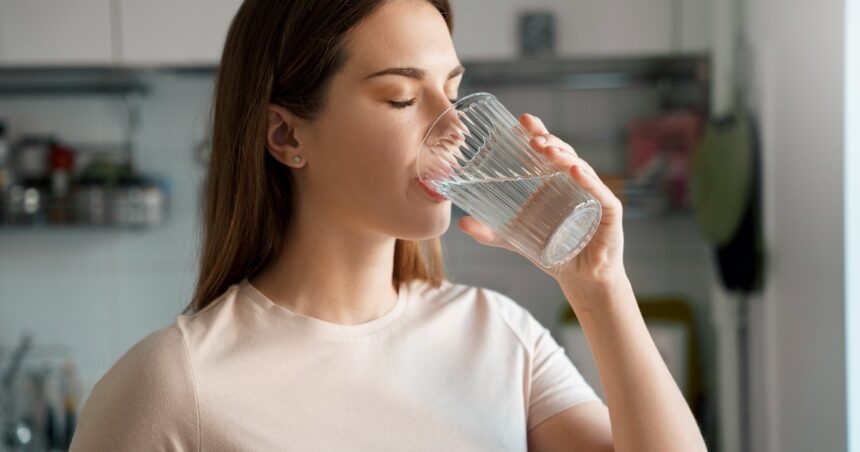 Cuál es la mejor manera de saciar la sed: esto dice la ciencia