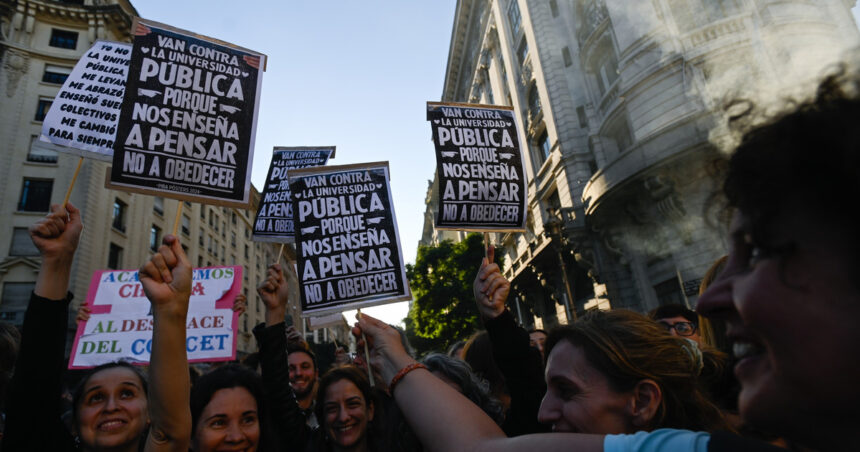 Tras la masiva marcha, el Gobierno de Milei dice que no cerrará universidades y volvió a reclamar auditorías: “Terminemos con la farsa”