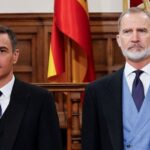 Video: el descortés gesto de Pedro Sánchez al recibir al Rey de España que desató la polémica