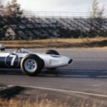 John Surtees, el campeón con la Ferrari azul: qué fue lo que hizo enojar al dueño de la marca para cambiar el color histórico