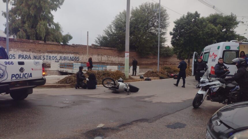 Choque de motocicletas por Calle Julio César Corzo