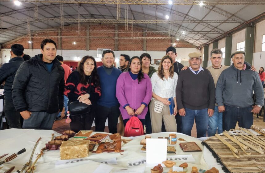 DELEGACIÓN DEPARTAMENTAL PARTICIPÓ DEL 3° ENCUENTRO DE ARTESANOS RIOJANOS EN CHAMICAL