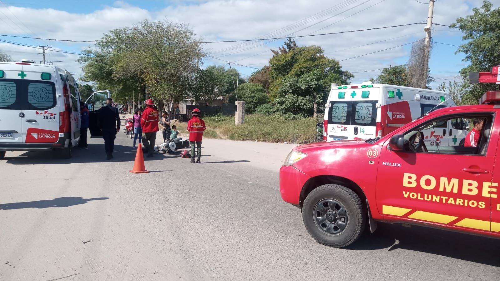 dos-personas-resultaron-heridas-tras-caerse-de-su-motocicleta