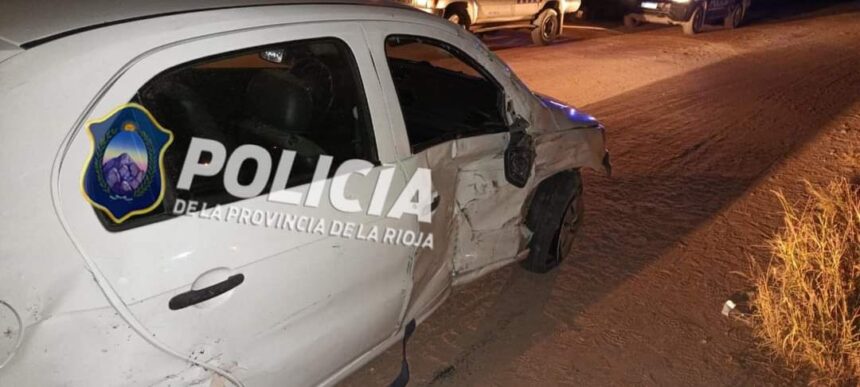 Mujer en estado de ebriedad chocó una camioneta estacionada e intentó darse a la fuga