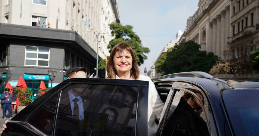 javier-milei-y-sus-medidas,-en-vivo:-“juntos-para-quebrar-al-estado”,-la-critica-de-patricia-bullrich-contra-el-kirchnerismo-y-el-radicalismo-por-la-formula-jubilatoria