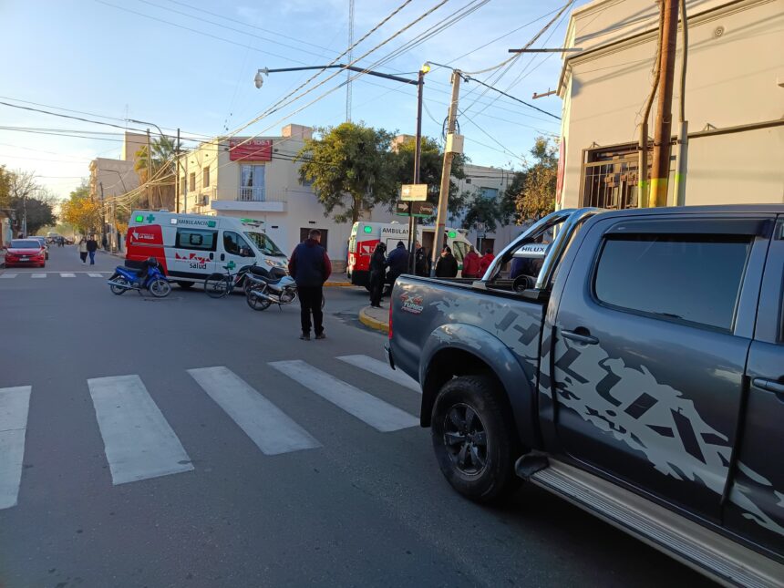 choque-entre-una-camioneta-y-una-moto-termino-con-un-bebe-hospitalizado