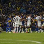 Boca le ganó a Vélez en un partido con final caliente: Cavani marcó el gol, pero pegó un codazo, se fue expulsado y hubo empujones