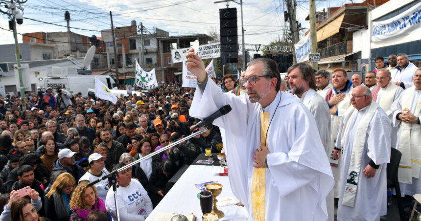 Gustavo Carrara, el cura villero que el papa Francisco ungió como obispo