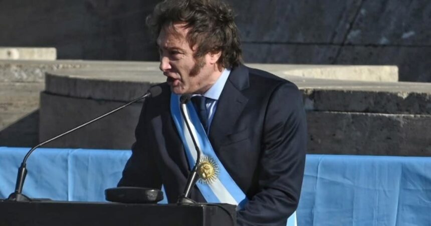 En el acto por el Día de la Bandera, Javier Milei relanzó el Pacto de Mayo y convocó a firmarlo el 9 de julio en Tucumán