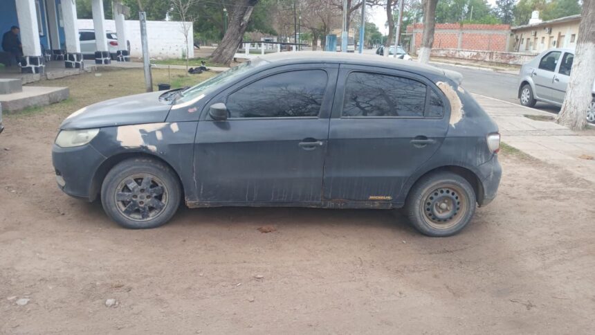 Chamical: Secuestran un auto y en su interior había un arma de fuego