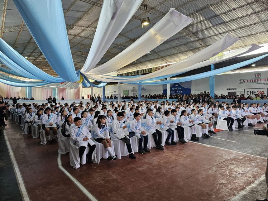 Corazones Albicelestes, 6830 CHICOS Y CHICAS DE 4TO GRADO PROMETEN LEALTAD A LA BANDERA