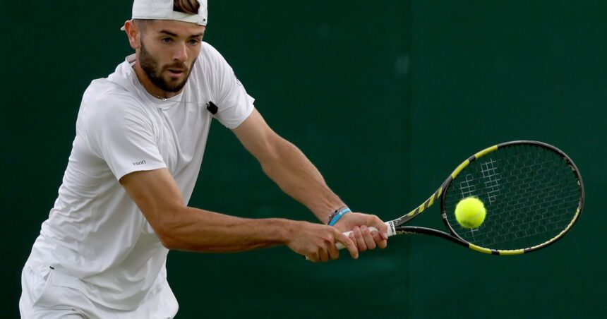 Jacob Fearnley, el kinesiólogo escocés que hasta hace dos meses había jugado solo un challenger y ahora chocará con Novak Djokovic