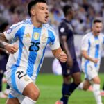 Lisandro Martínez, “The Butcher”, apareció en el momento justo para marcar su primer gol en la Selección: contra furiosa y cabezazo con suspenso