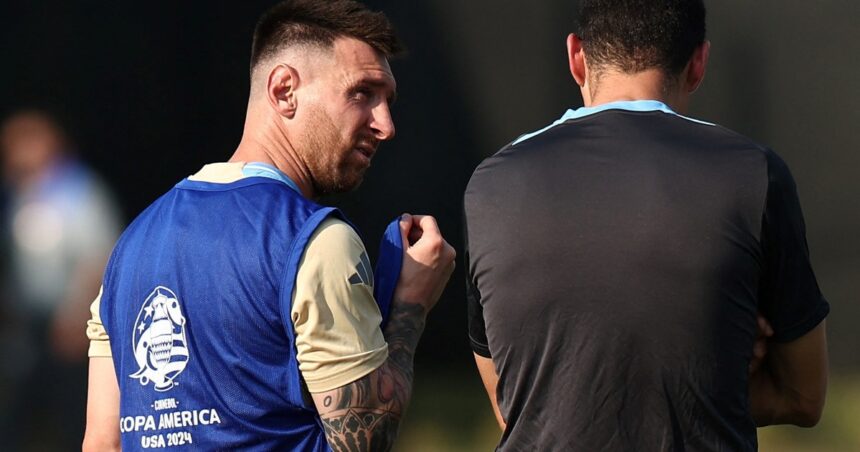 El último entrenamiento de la Selección Argentina antes de la semifinal: charla de Scaloni con Messi, Di María y Nico González