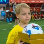 Mirko, un todoterreno: el hijo de Marley fue el encargado de llevar la pelota con la que jugaron Argentina y Canadá en Nueva Jersey