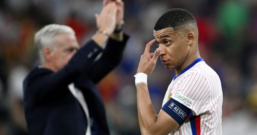 la-prensa-francesa,-sin-piedad-con-kylian-mbappe-tras-el-adios-a-la-eurocopa:-el-lapidario-puntaje-al-capitan-galo-“desenmascarado”