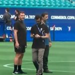 Alejandro Domínguez recorrió el campo de juego del estadio de la final después de las duras declaraciones de Marcelo Bielsa