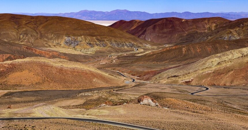 Qué países atraviesa la Cordillera de los Andes