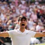 Carlos Alcaraz barrió a Djokovic en Wimbledon para volver a ser campeón y la princesa Kate Middleton le entregó su trofeo