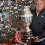 Chiqui Tapia cumplió una nueva promesa y le llevó el trofeo de la Copa América a la Difunta Correa en San Juan