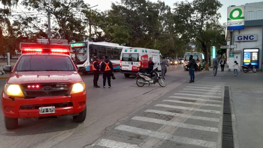 La Rioja: Fuerte colisión entre dos motocicletas por Avda Ortiz de Ocampo