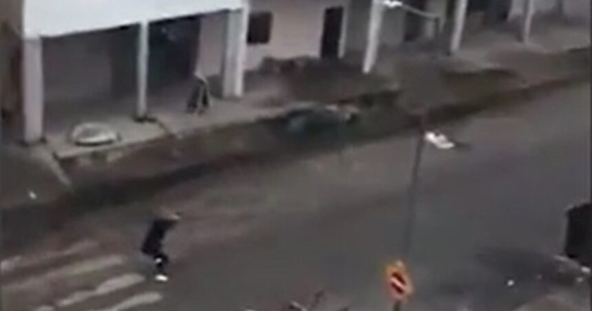 Tiroteo narco en Villa Lugano a plena luz del día: balearon un patrullero y hubo un herido grave
