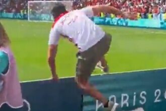 Un nuevo e impactante video muestra cómo los hinchas marroquíes invadieron el campo de juego en Argentina vs. Marruecos