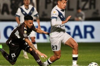 Vélez siempre da pelea: le ganó a Platense en Vicente López y se acerca a zona de Copa Libertadores