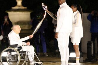 Charles Coste, la leyenda que ayudó a encender el pebetero “volador” de los Juegos de París 2024: nació hace cien años, fue campeón olímpico en 1948 y tenía una cuenta pendiente