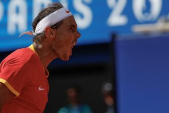 Juegos Olímpicos de París 2024: Rafa Nadal caminó por la cornisa pero ganó en el debut en Roland Garros y jugará la batalla 60° contra Djokovic