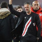 River: Demichelis descomprimió con su salida y el Monumental apuntó contra los jugadores