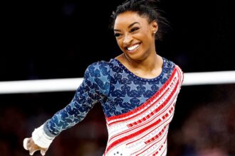 Simone Biles y un regreso con gloria en París 2024: llegó a su quinto oro olímpico en la final por equipos de la gimnasia artística