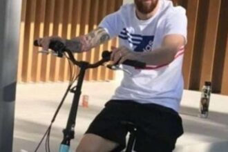 La felicitación de Lionel Messi para Maligno Torres después de conseguir la medalla dorada en el ciclismo BMX en los Juegos Olímpicos de París 2024