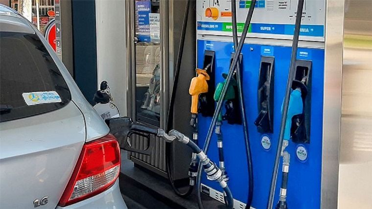 Aumento de combustibles: agosto inició con subas del 3%