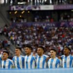 Fuerte abucheo al himno argentino antes del partido ante Francia: algunas sonrisas irónicas y aquel recuerdo de Maradona en Italia