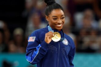 Simone Biles sumó otra medalla de oro en París 2024, ya tiene siete en su carrera y es leyenda