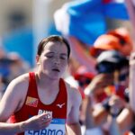 Kinzang Lhamo, la “Moussambani” de París 2024: corrió por primera vez un maratón y, como pudo, llegó una hora y media por detrás de Sifan Hassan