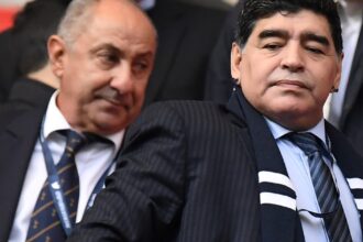 “Mequetrefe, arrogante y engreído”: la dura crítica de un campeón del mundo a Manuel Adorni por ignorar a Diego Maradona