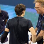 escandaloso-fallo-en-cincinnati:-jack-draper-vencio-a-felix-auger-aliassime-con-un-golpe-ilicito-que-el-umpire-no-vio-y-volvio-a-instalarse-la-polemica-sobre-la-asistencia-de-video