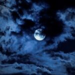 superluna-llena-azul-de-esturion-en-agosto:-por-que-se-da-este-impactante-fenomeno-y-como-verlo