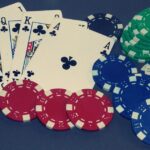 poker:-¿como-se-juega-y-cuantas-cartas-se-dan-para-hacer-escalera?