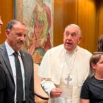 vaticano:-el-papa-francisco-recibio-al-gobernador-riojano,-ricardo-quintela-y-parte-de-su-familia