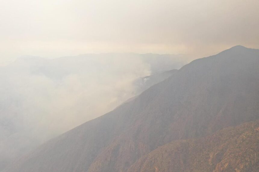 El COE continúa el trabajo en el incendio del cordón del Velasco