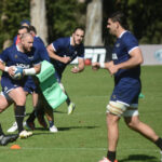 viaje-a-la-intimidad-de-un-entrenamiento-de-los-pumas,-a-la-espera-de-australia-por-el-rugby-championship:-de-las-lecciones-de-contempomi,-a-las-arengas-y-los-gritos