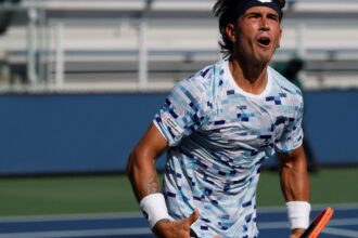 Francisco Comesaña dio otro golpe en un US Open muy especial: sus padres en la tribuna y récord de Sabatini