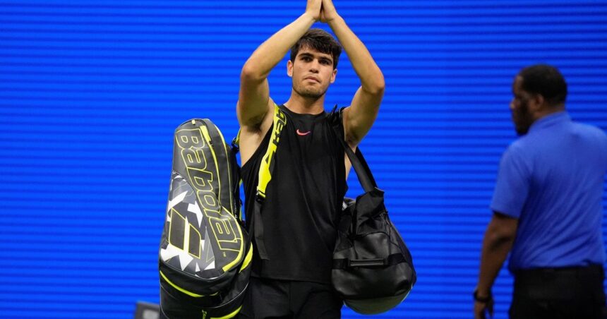 carlos-alcaraz,-irreconocible-y-eliminado-pidiendo-perdon-en-el-us-open:-van-de-zandschulp-le-dio-una-paliza-al-3°-del-mundo