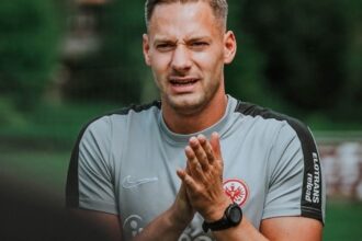 Conmoción en Alemania: murió un entrenador del Eintracht Frankfurt, a los 33 años y víctima de un violento incidente vial