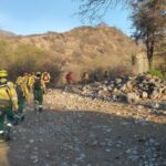 Continúan las tareas de perímetro y extinción de foco activo en el incendio del Cordón del Velasco