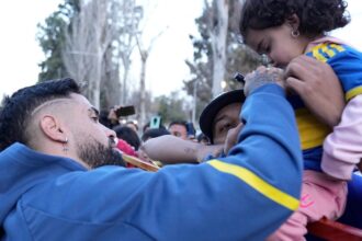 Boca llegó a Mendoza y fue recibido por una multitud: choca con Talleres por la Copa Argentina en un partido clave para Diego Martínez